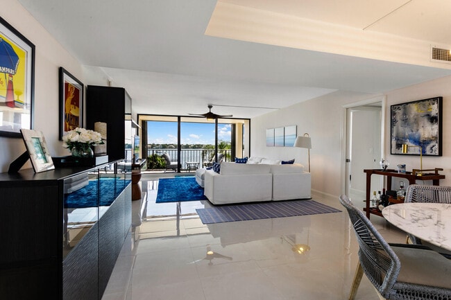 Building Photo - 130 Lakeshore Dr