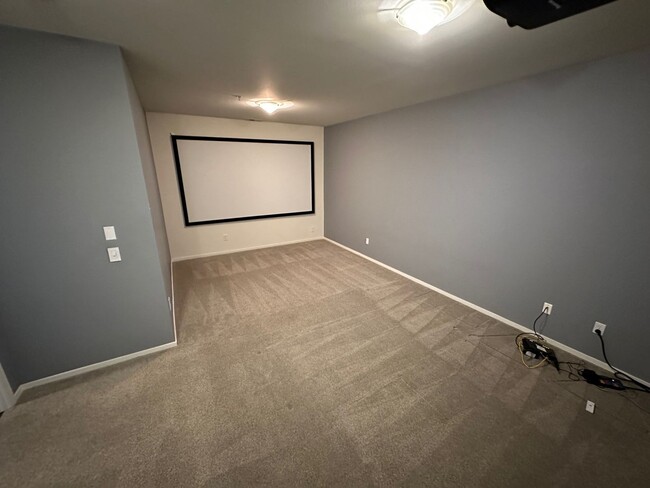 Building Photo - Beautiful Downtown Bellevue 3bd 2.5Bath La...