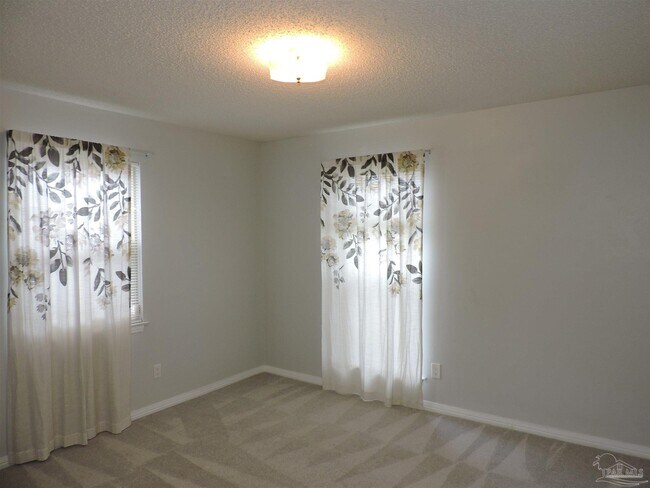 Building Photo - 2323 Silversides Loop