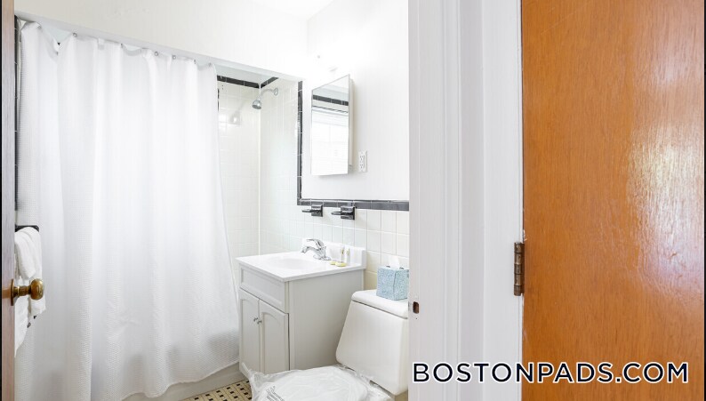 Building Photo - 11 Brattle St