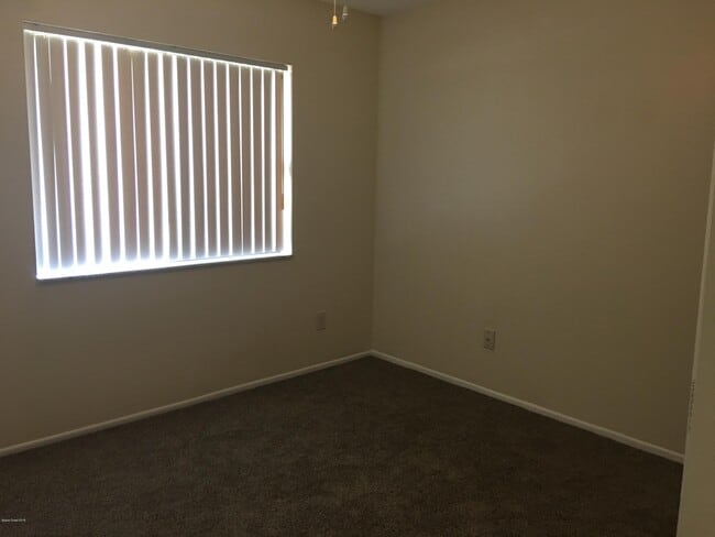 Building Photo - 1011 Abada Ct NE