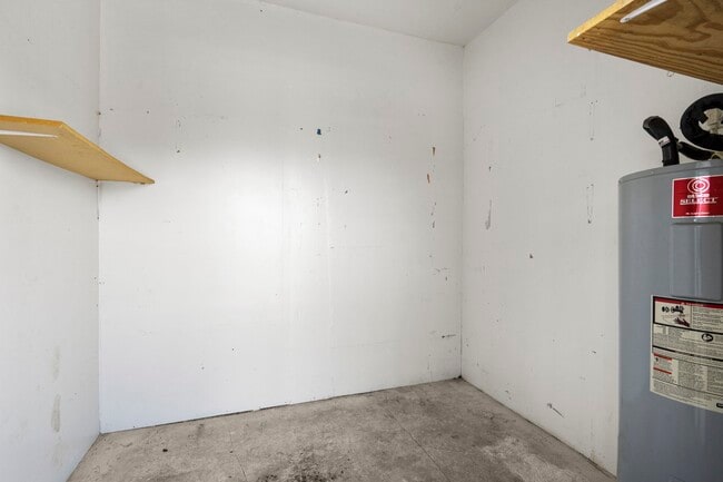 Building Photo - 7820 Seawall Blvd