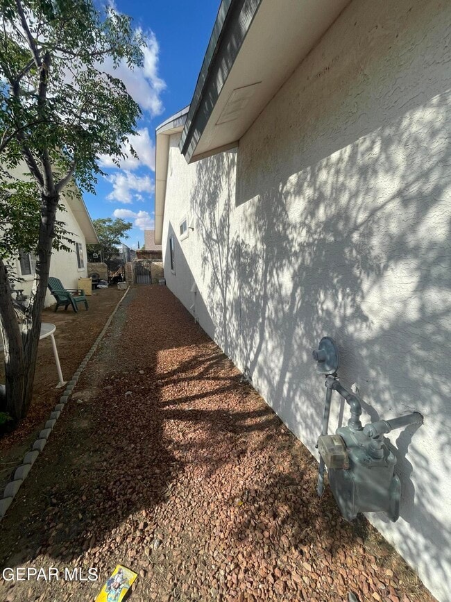 Building Photo - 11785 Snow Hawk Dr