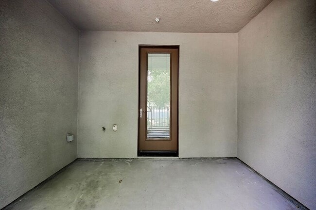 Building Photo - 485 Chagall St