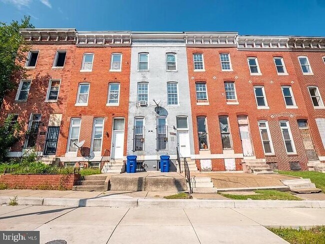 Primary Photo - 424 E North Ave