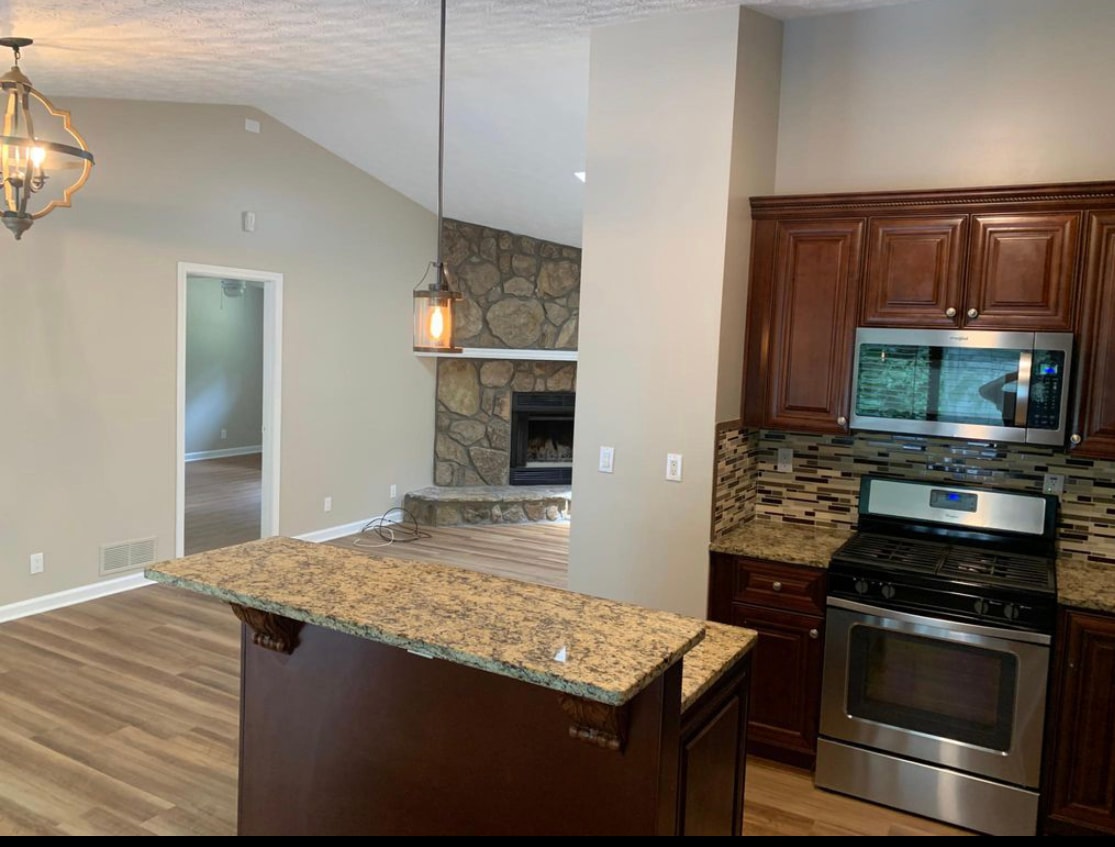 Building Photo - 211 Crabapple Ln
