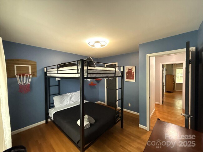 Building Photo - 1600 Paddock Cir