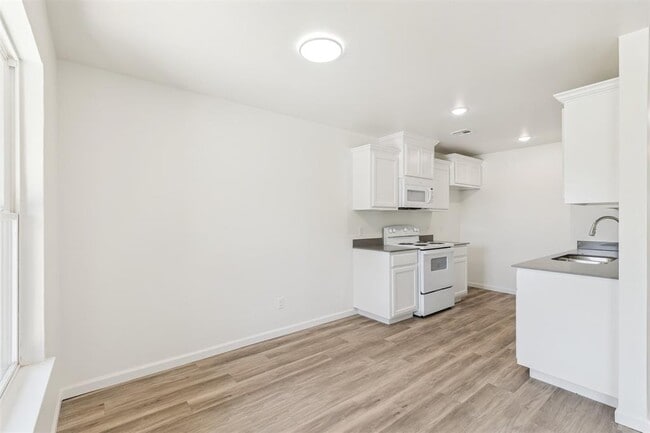 Building Photo - 8787 St George Way