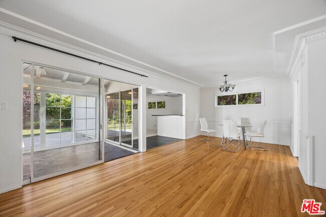 Building Photo - 3262 Woodbine St