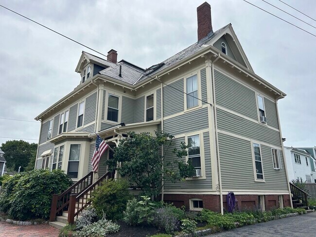 Primary Photo - 54 Bromfield St
