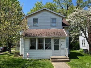 Building Photo - Two Bedroom Near Ashland University