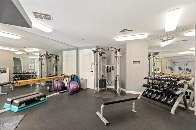 Building Photo - 15095 N Thompson Peak Pkwy