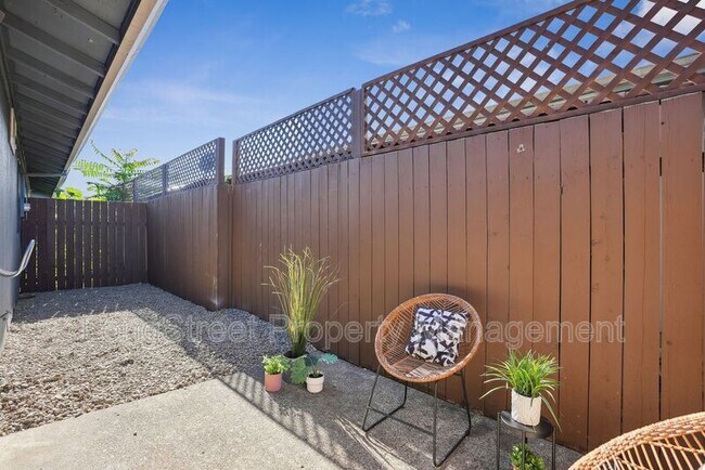 Building Photo - 5726 SE 83rd Ave