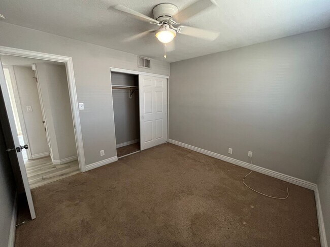Building Photo - Beautiful Three Bedroom Scottsdale House w...