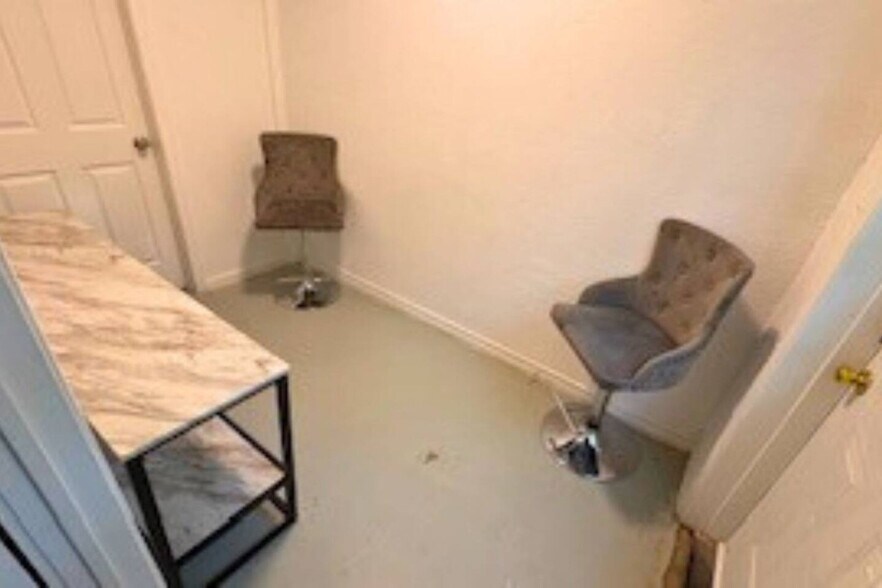 Building Photo - 13433 Topeka St