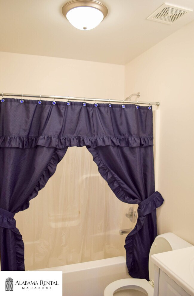 Building Photo - Home For Rent In McCalla, AL!! Available to View with 48 Hours Notice!!!