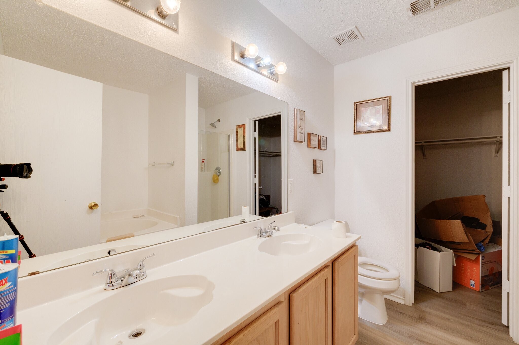 Building Photo - 4260 Meadowknoll Dr