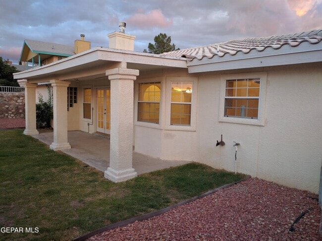 Building Photo - 7417 Mission Viejo Dr