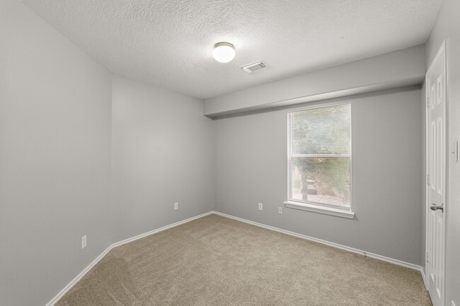 Building Photo - 17515 Kennesaw Mountain Ln
