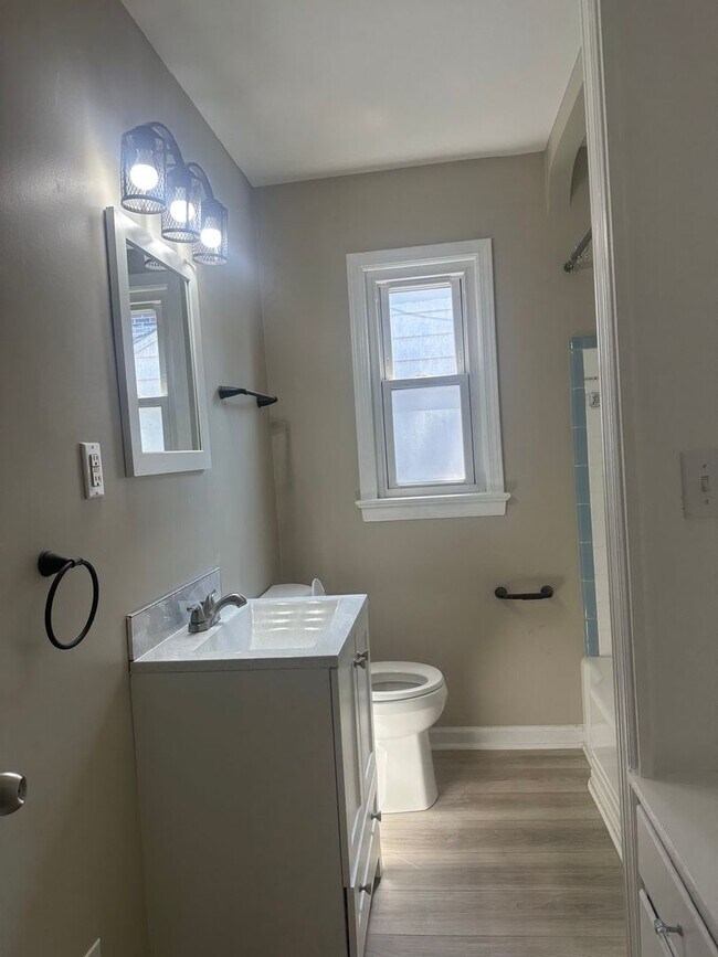 Building Photo - 4 Bedroom 3 Full Bathroom Home for Rent in...