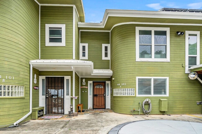 Building Photo - 44-135-135 Kalenakai Pl
