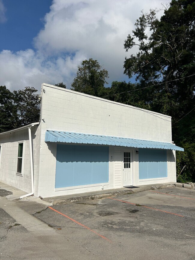 Building Photo - 55 Main St