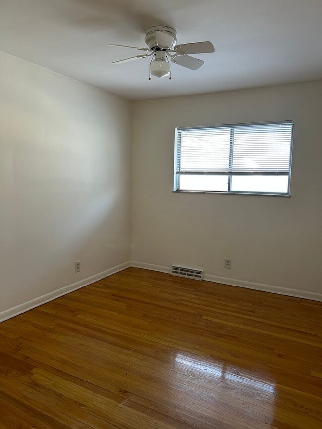 Building Photo - Lovely family home