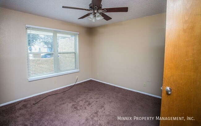 Building Photo - 4800 Dentcrest Dr