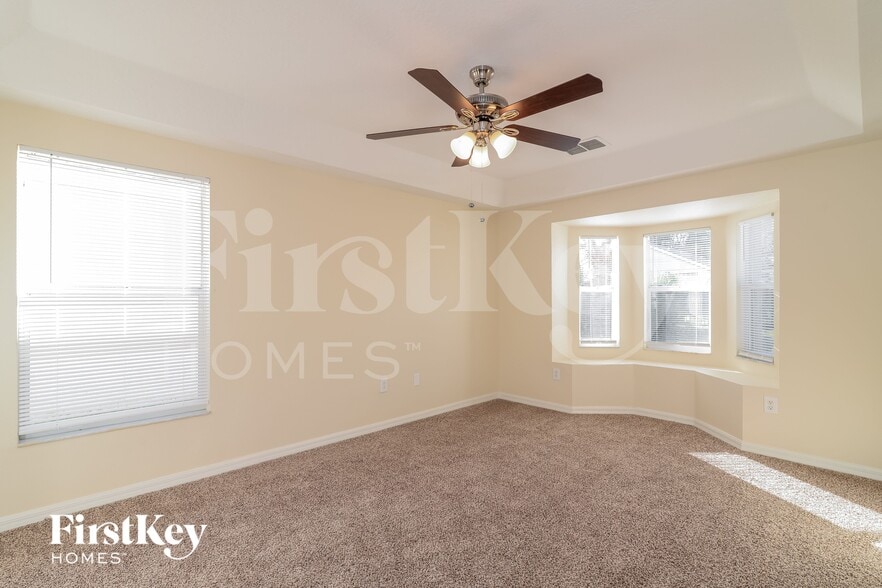 Building Photo - 6173 Skylarkcrest Dr