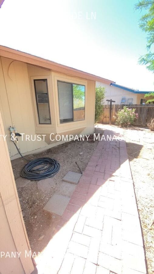 Building Photo - 3884 S Wayside Ln