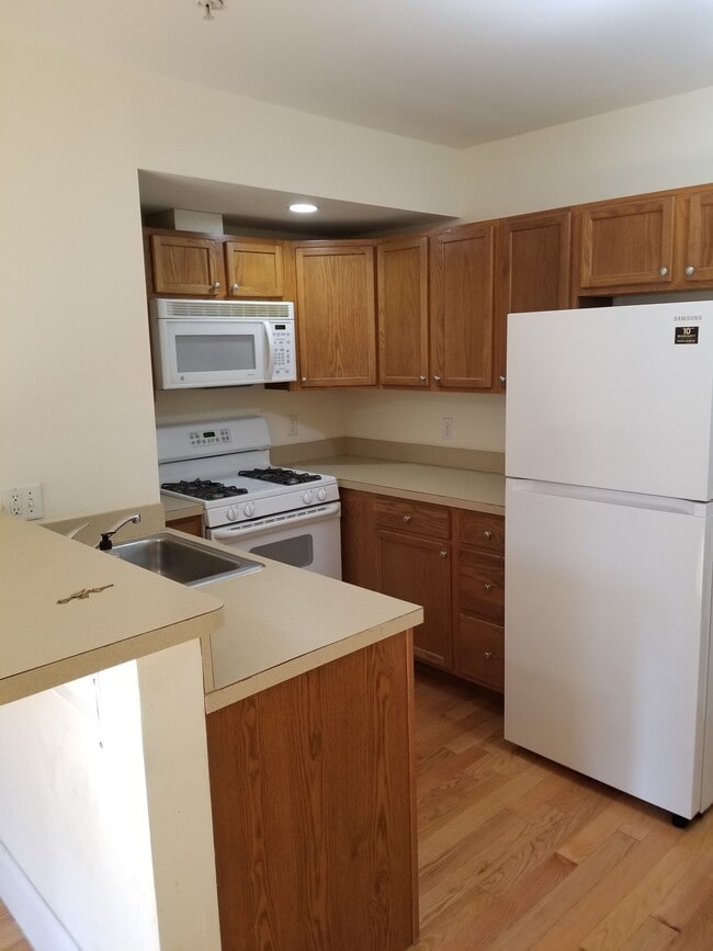 Building Photo - 45 W Broadway