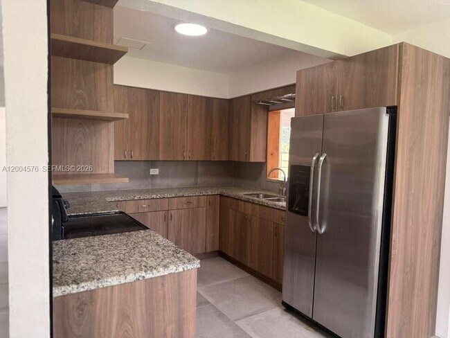 Building Photo - 14240 S Biscayne River Dr
