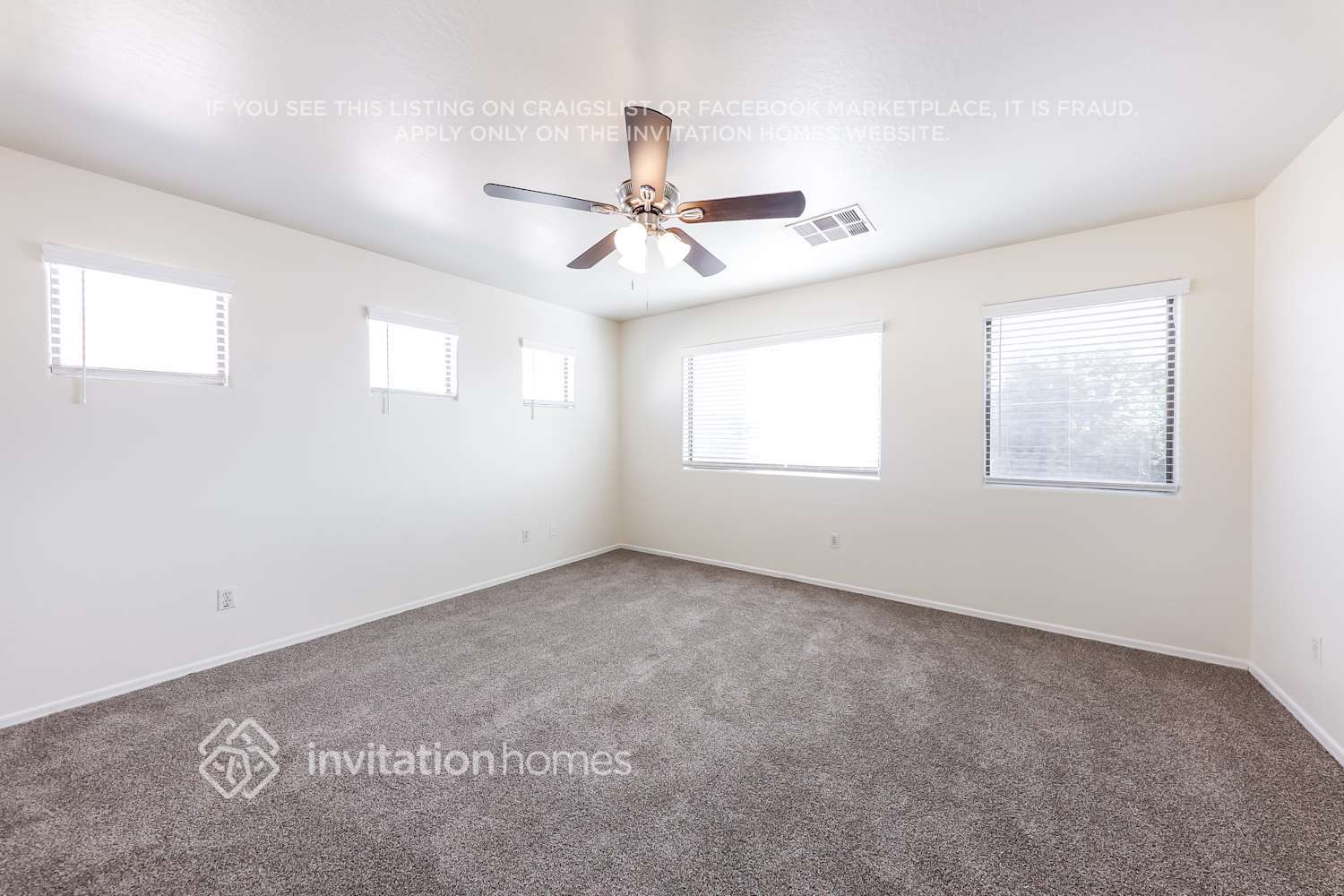 Building Photo - 7111 N 77th Dr