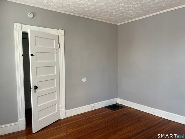 Building Photo - 78 Svea Ave