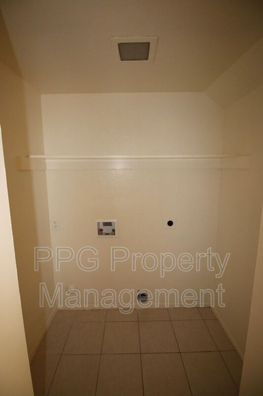 Building Photo - 521 E Kristal Way