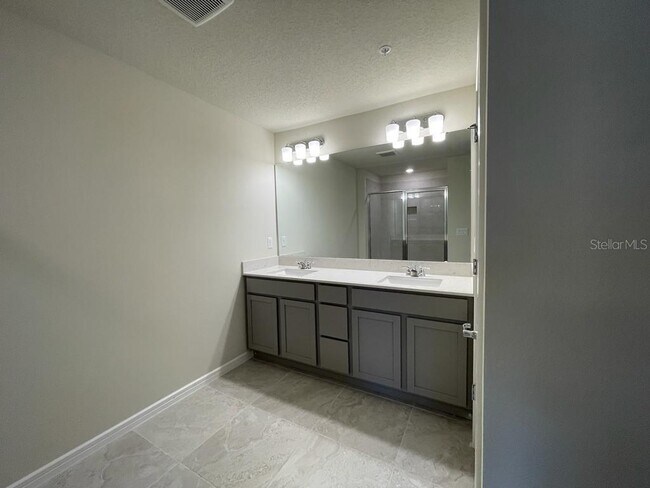 Building Photo - 2760 Bright Bird Ln