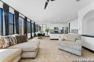 Building Photo - 1346 Nicholas Manor