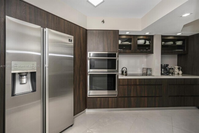 Building Photo - 6767 Collins Ave