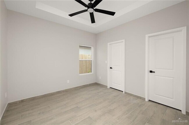 Building Photo - 21 Selena St