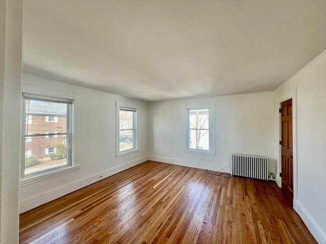 Building Photo - 50 Pond St