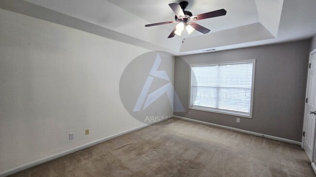 Building Photo - 45 Fallow Ln