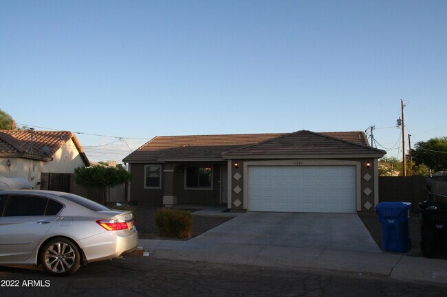 Building Photo - 11207 W Hopi St