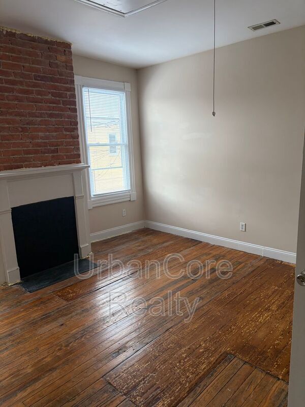 Building Photo - 410 N 32nd St