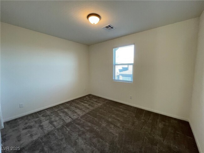 Building Photo - 11747 Emerald Lk Ave
