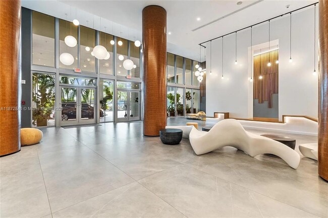 Building Photo - 350 S Miami Ave