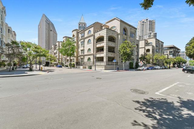 Building Photo - 650 Columbia St