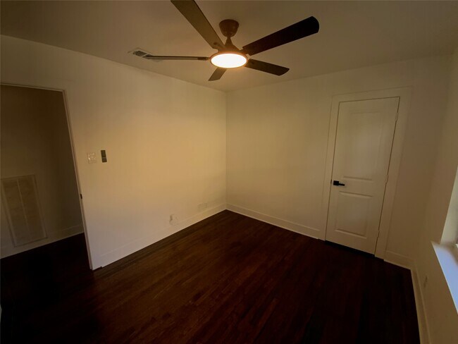 Building Photo - 610 Fostoria Ln