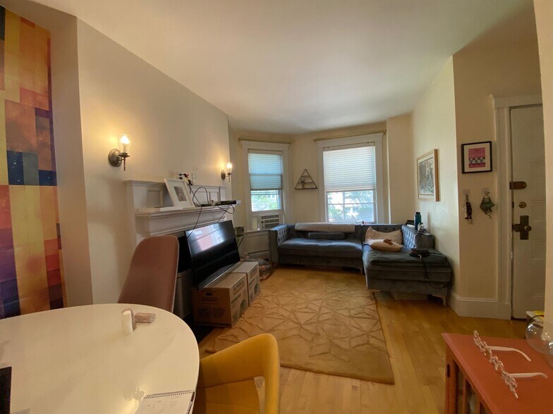 Building Photo - 3 Arlington St