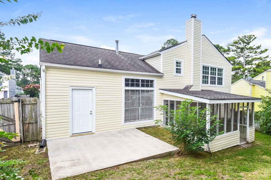Building Photo - 6603 Eastbriar Dr
