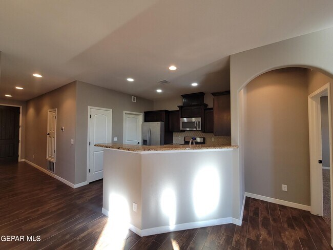 Building Photo - 2140 Honour Point Pl